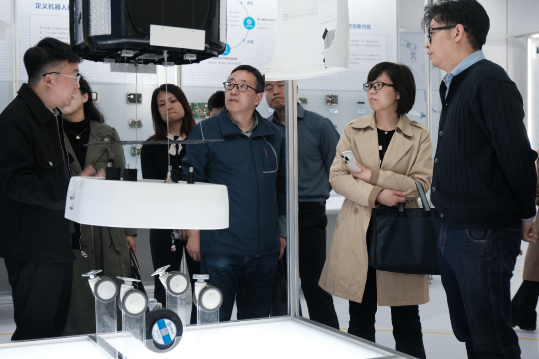 四川省“人工智能+”工作調研團蒞臨越凡創新，開展具身智能機器人專題研究